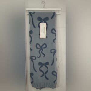 ✨NWT✨ Cupcakes & Cashmere: Decorative Throw- Size 50”x 70”